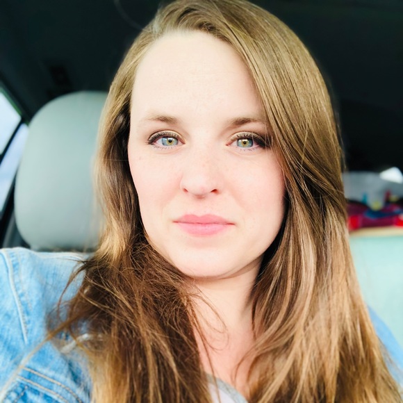 Meet your Posher, Megan - Picture 7 of 9